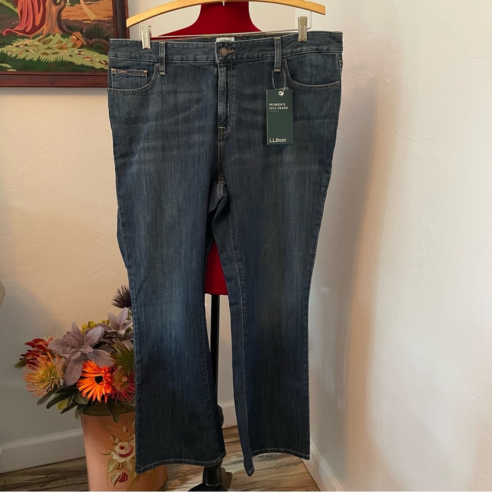 L.L. Bean Women’s Jeans 1912 NWT Size 16  Favorite Fit Awesome!